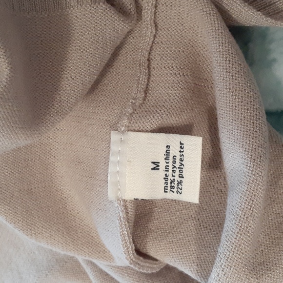 Sweater - Picture 4 of 4